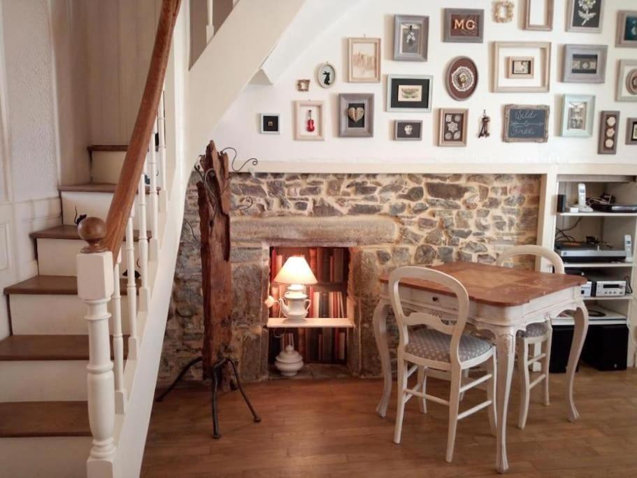 House At The Foot Of The Castle Of Fougeres Villa Eksteriør bilde